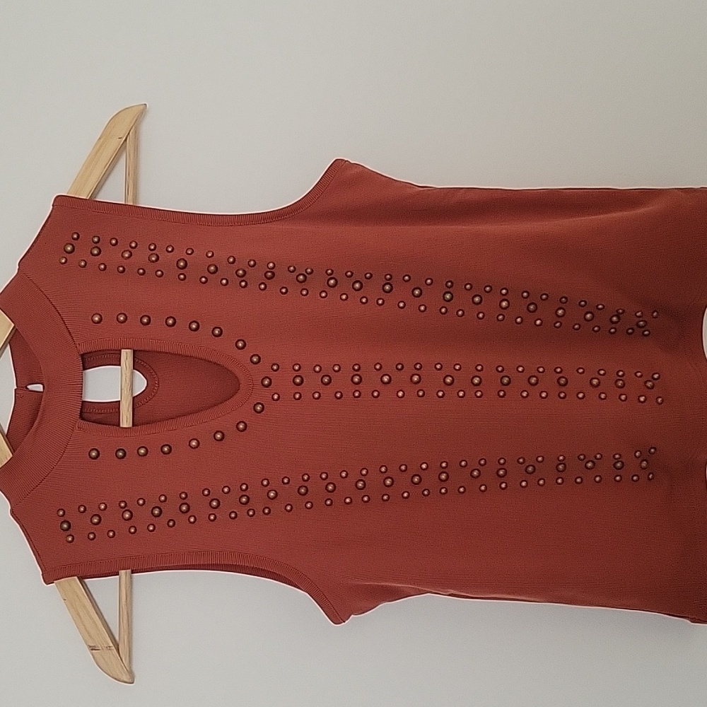 Elegant Keyhole Rust Tank Top